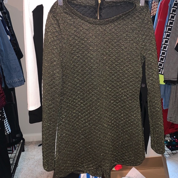 Shiny olive green short jumpsuit - Picture 1 of 3